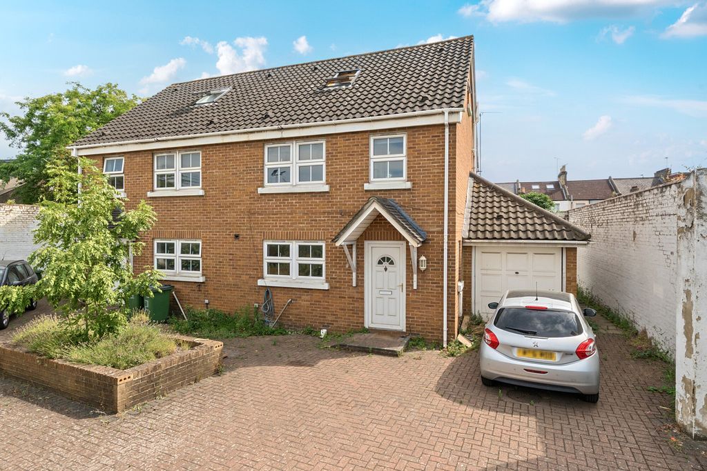 Property photo 1 of 18 1486566-17-6A511A...