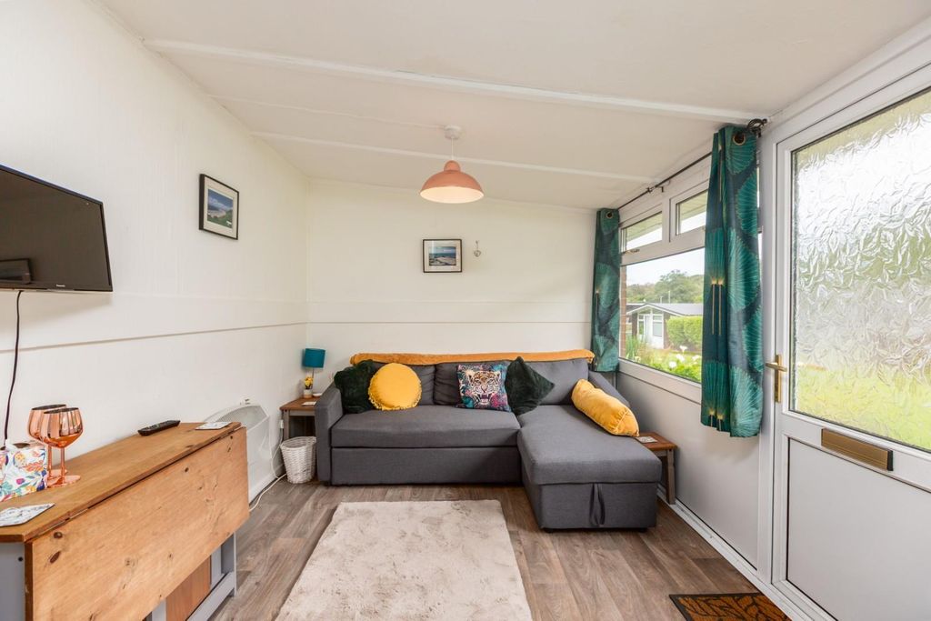 Property photo 3 of 27 Cz0A4018-Edit.Jpg