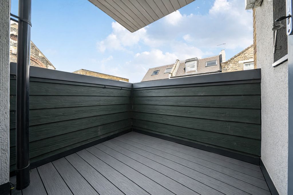 Property photo 2 of 8 5178263