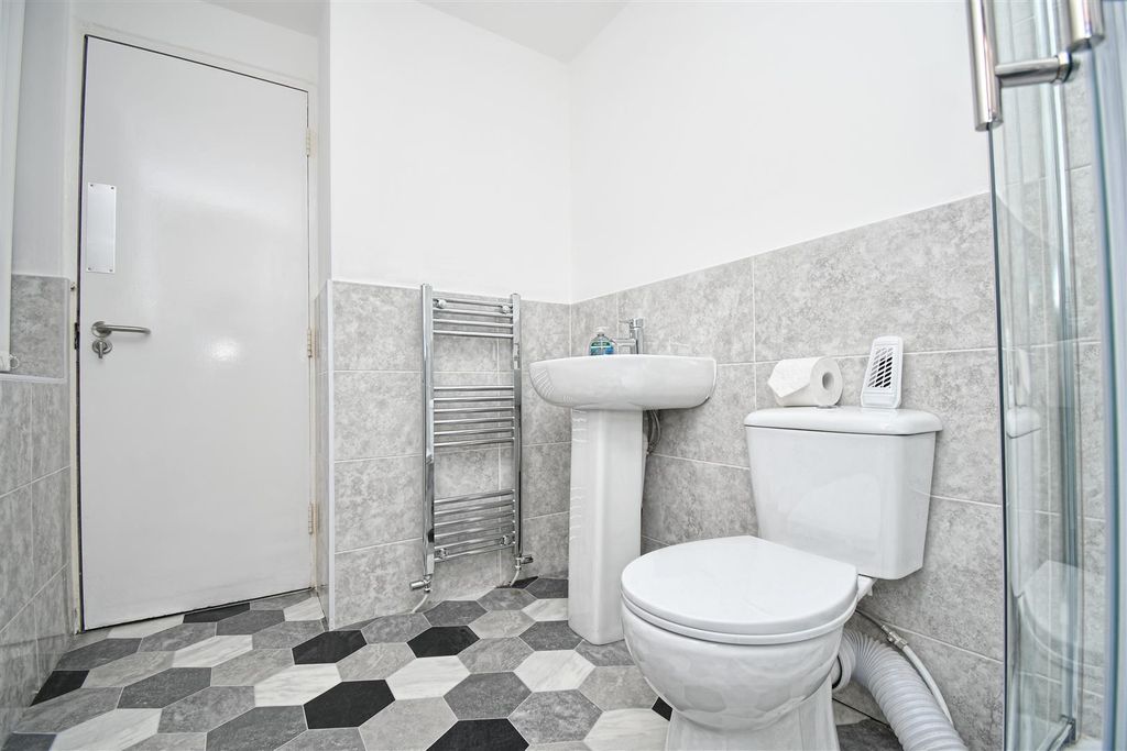 Property photo 1 of 7 Bathroom 2.Jpg