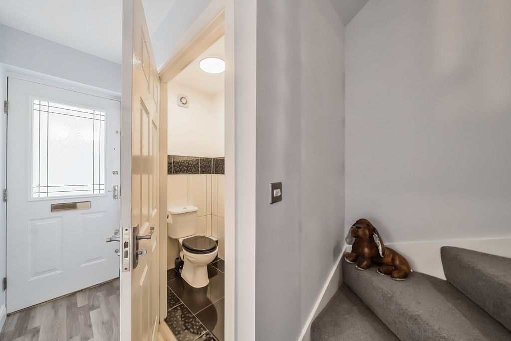 Property photo 3 of 24 1296429-10-682Dd863Ab6d2-Arw.Nef