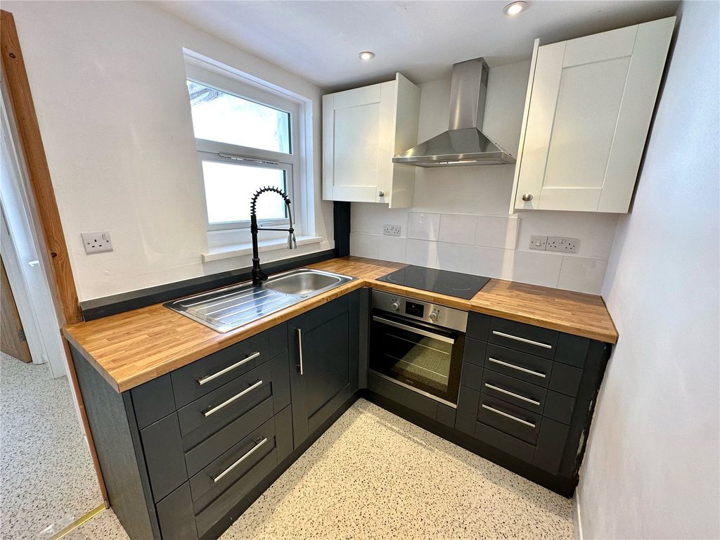 Property photo 2 of 14 Picture No. 05