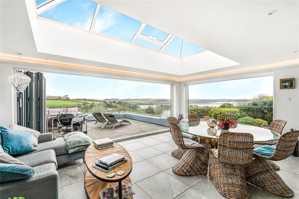 Property photo 1 of 44 Picture No. 08