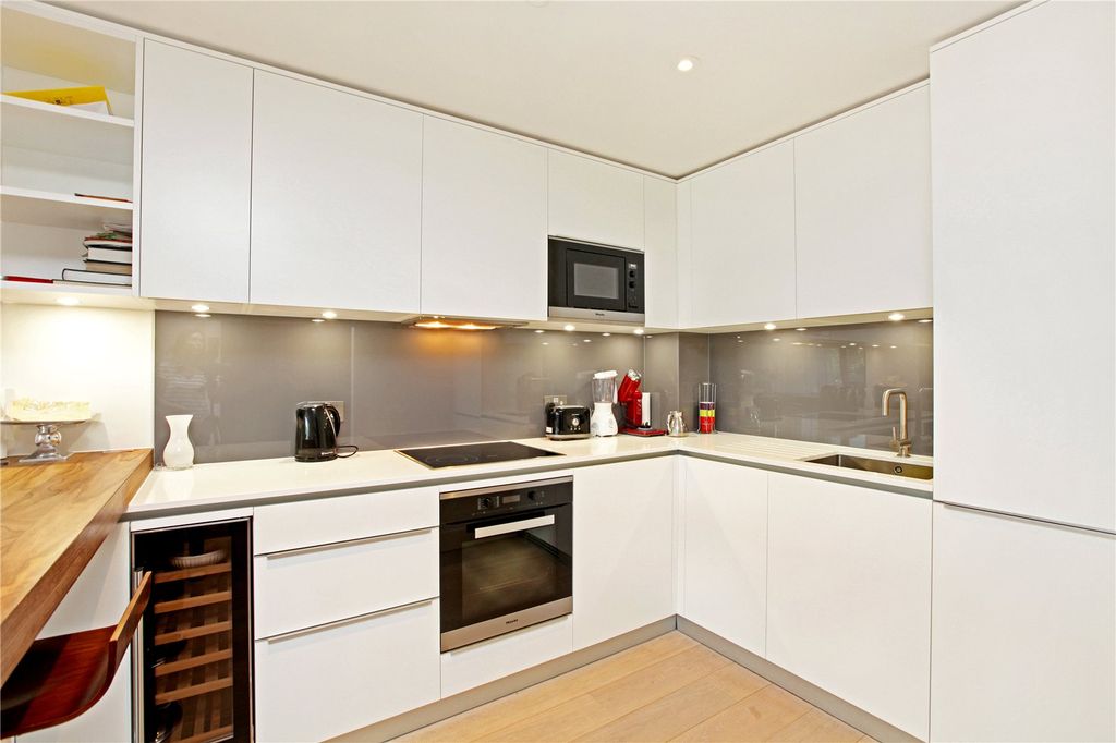 Property photo 2 of 12 Picture No. 18