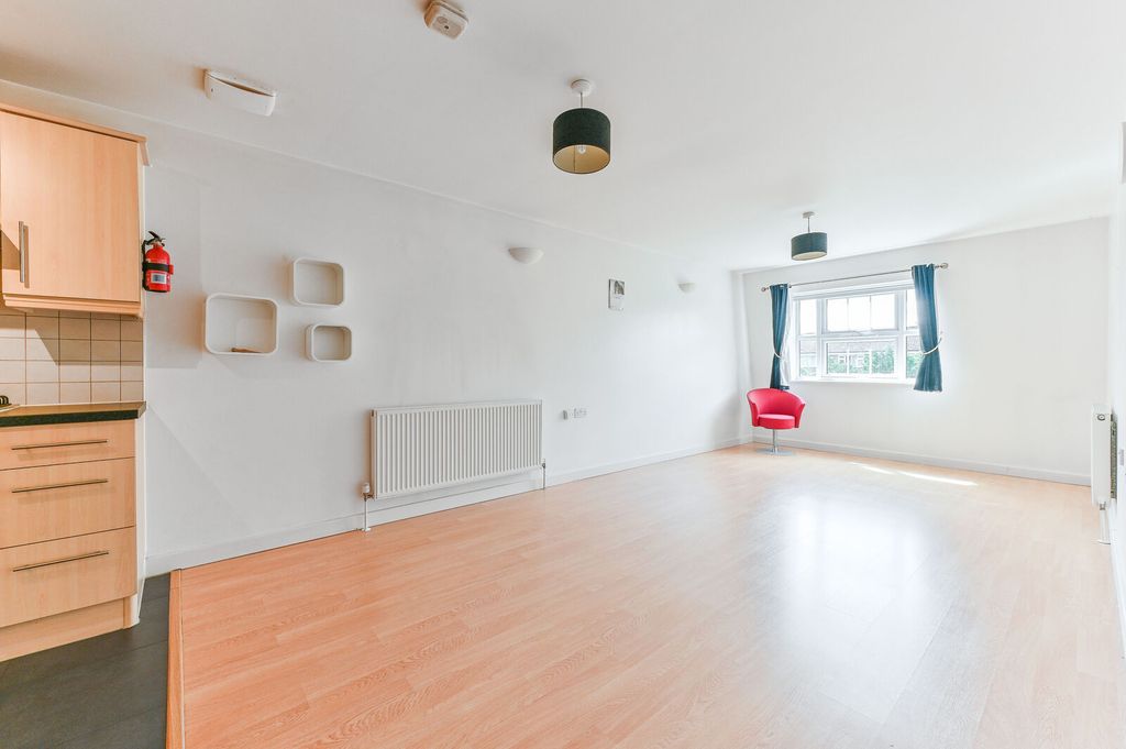 Property photo 2 of 11