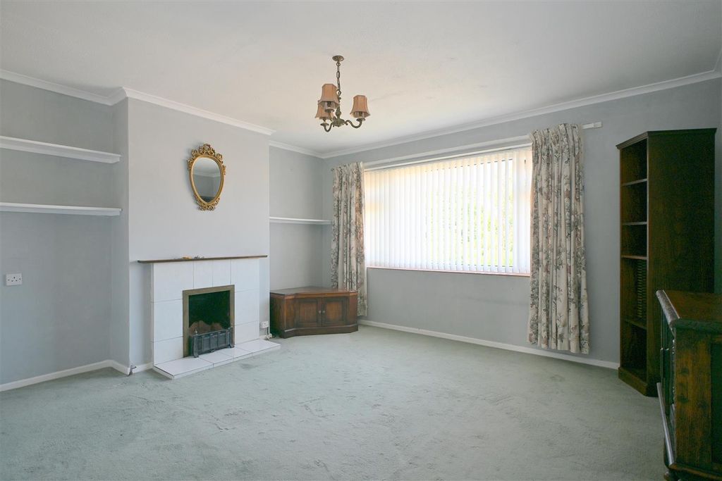 Property photo 2 of 10 Living Room
