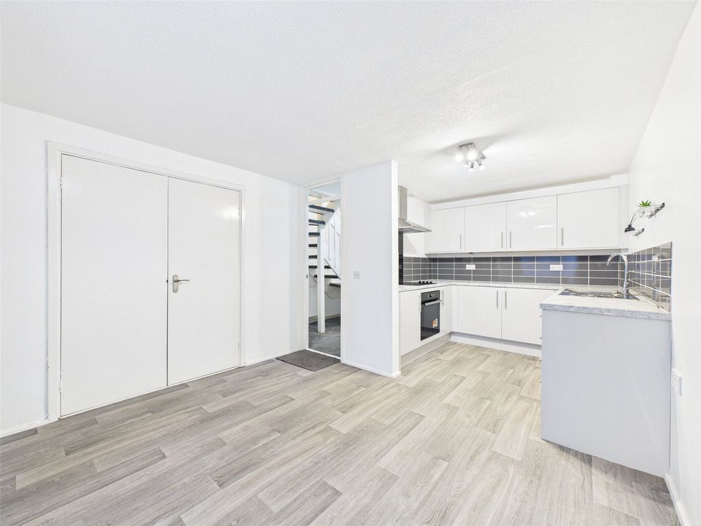 Property photo 2 of 12 Picture No. 04