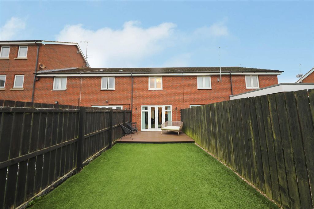 Property photo 3 of 15 Outside