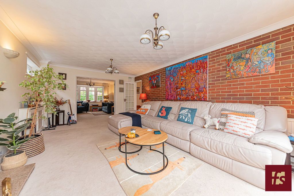 Additional image 6 of 4 bed detached house for saleThe Avenue, Crowthorne, Berkshire RG45
