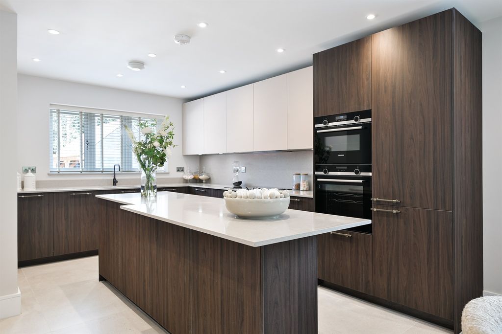 Property photo 2 of 25