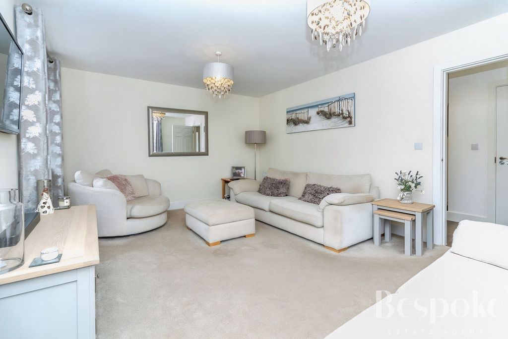 Property photo 2 of 44 Living Room