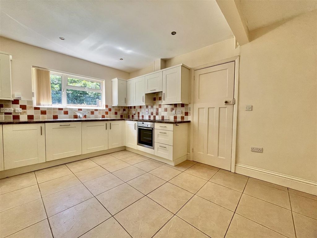 Property photo 2 of 25