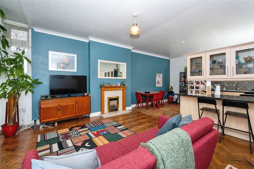 Property photo 2 of 17 Picture No. 04