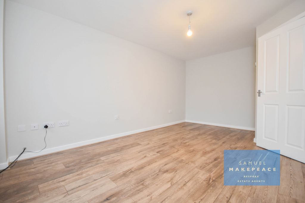 Property photo 3 of 21 Gallery