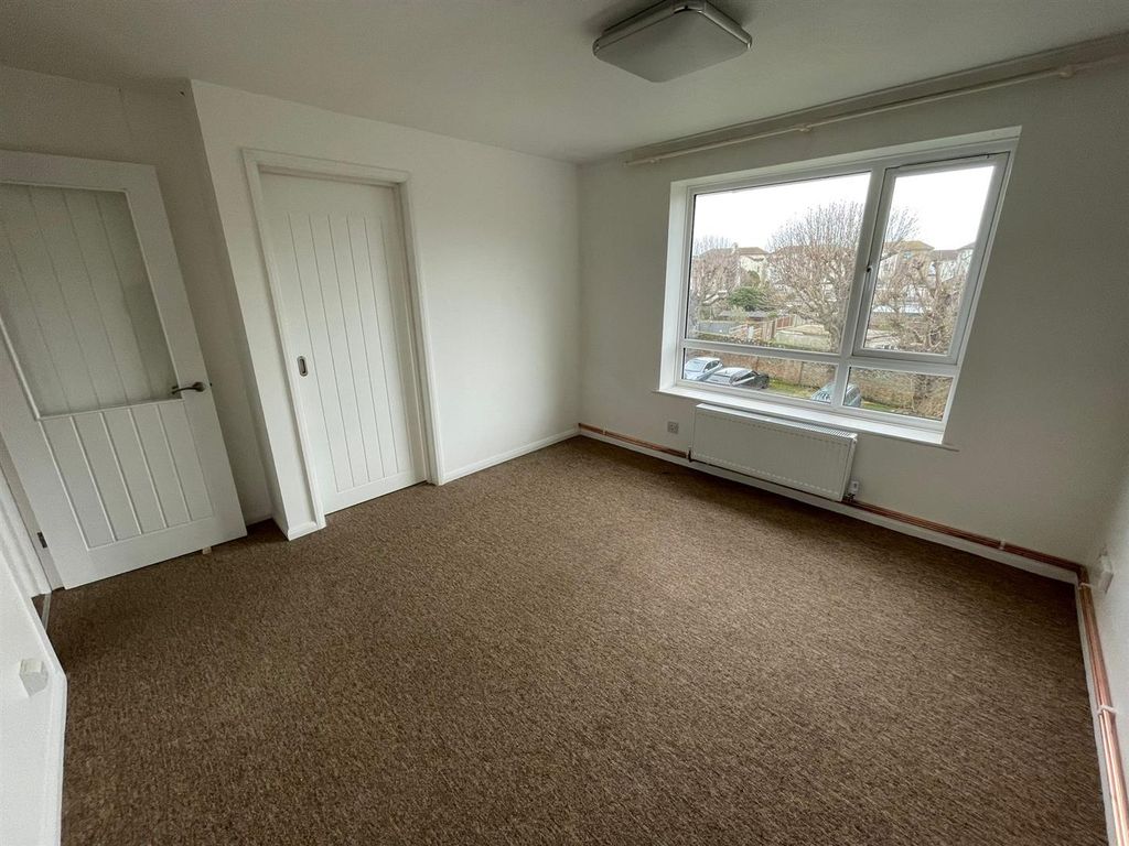 Property photo 3 of 9 Living Room 2.Jpeg