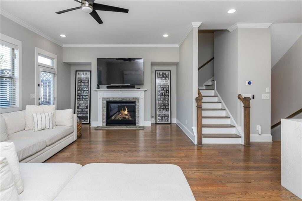 Property photo 1 of 31