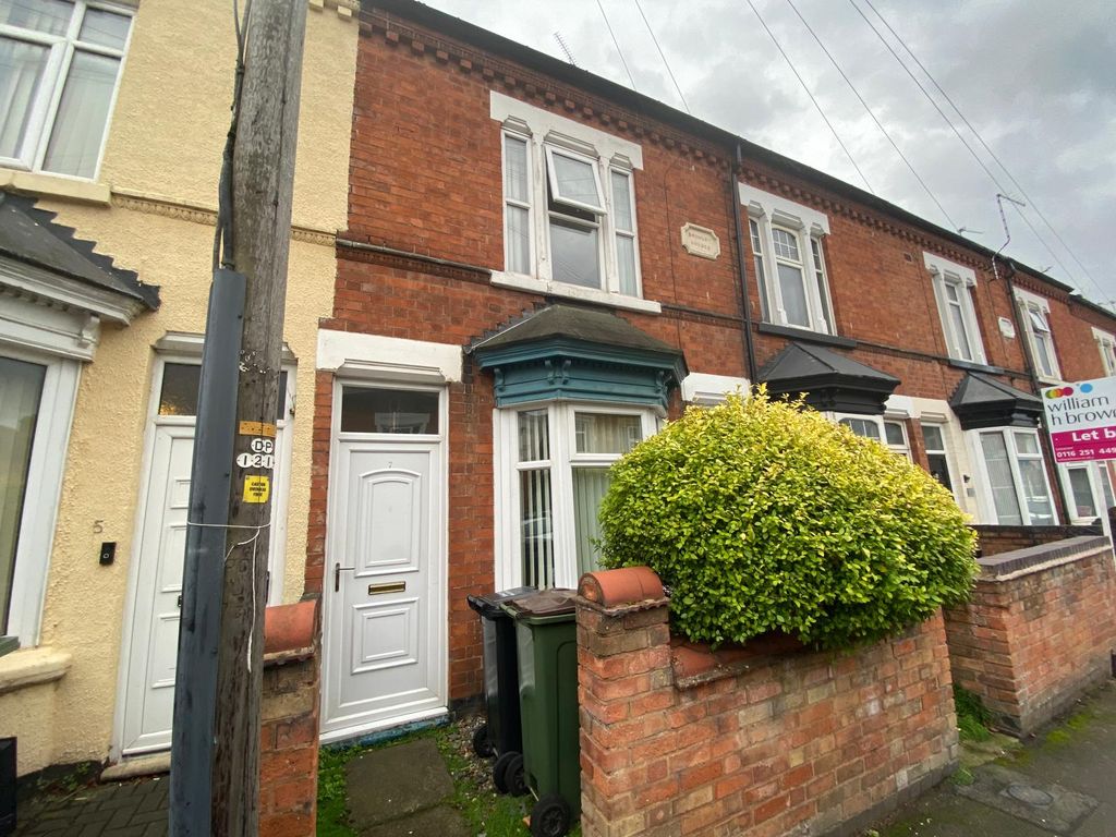 Property photo 1 of 12