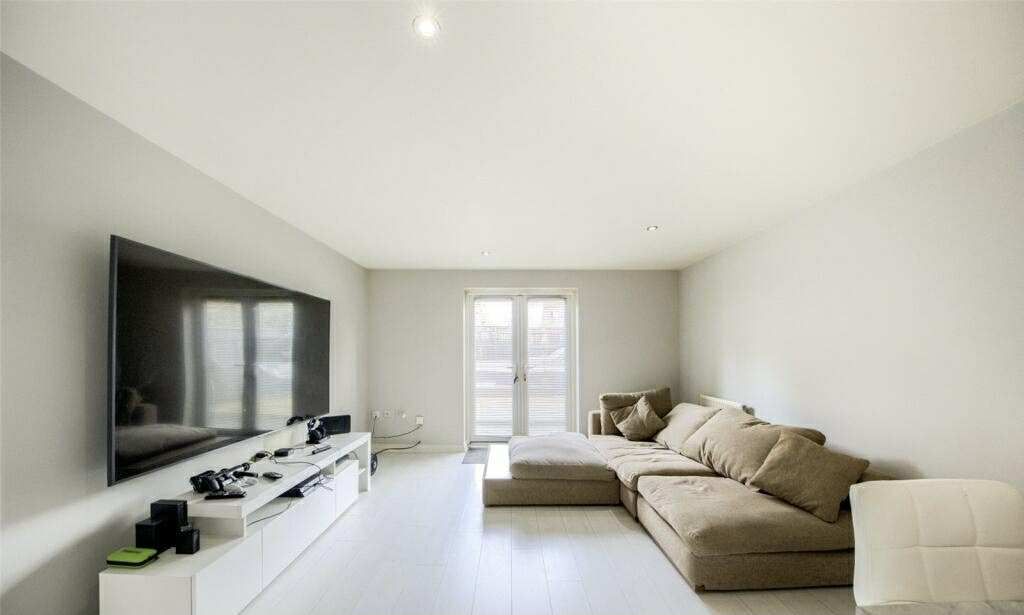 Property photo 3 of 13