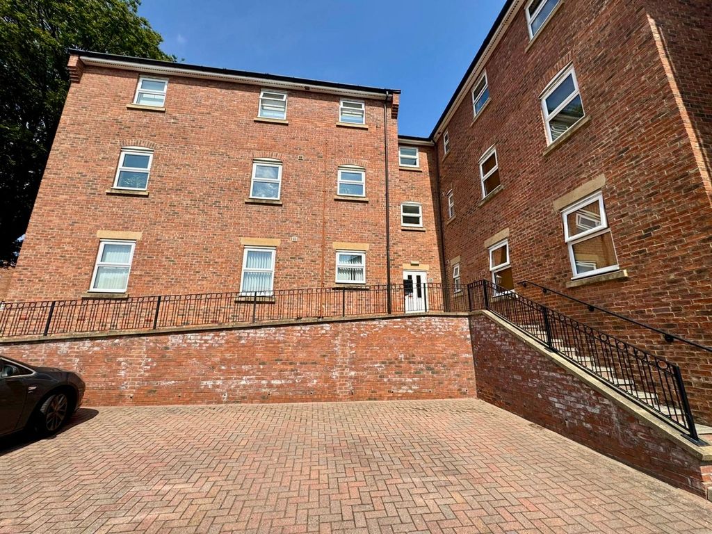 Property photo 1 of 11