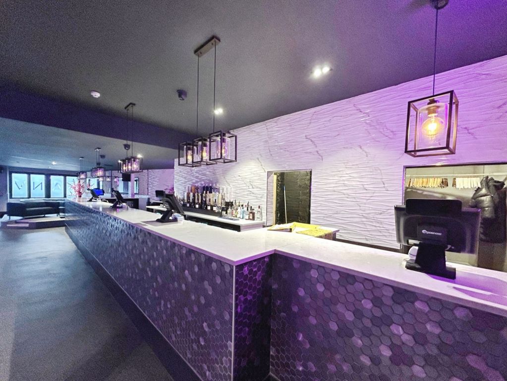 Property photo 1 of 11 Pbox-Img.Jpg