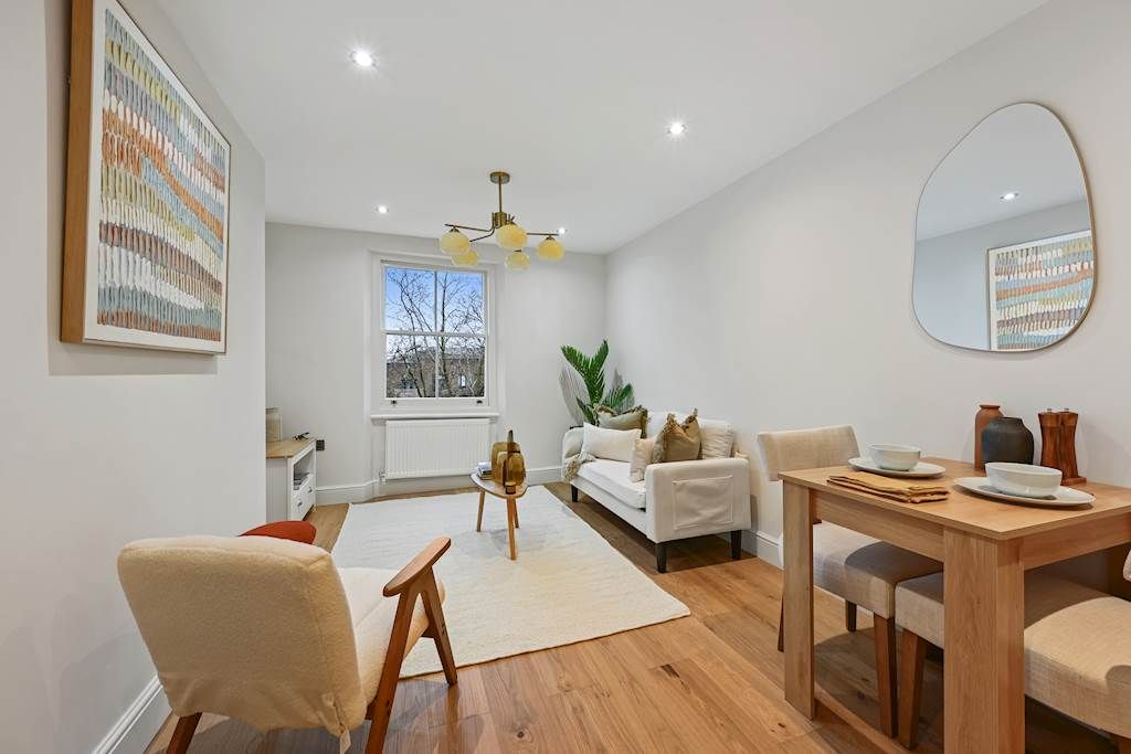 Property photo 3 of 14 53d Tavistock Road, London, Notting Hill, W11 1Ar