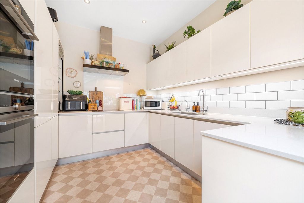 Property photo 3 of 16 Kitchen