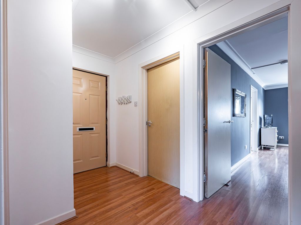 Property photo 2 of 27