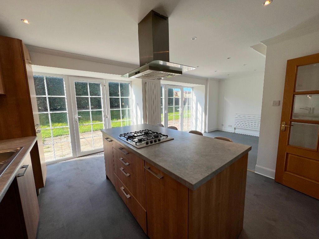 Property photo 3 of 10 Photo 3