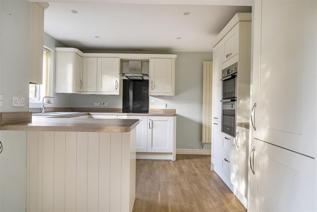 Property photo 2 of 18 1371217-15-68Fbaa46c890c.Jpg