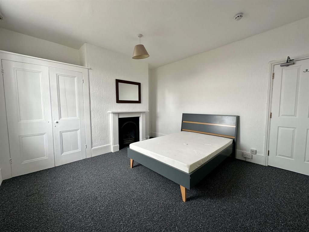 Property photo 2 of 7 Room 2.Jpg