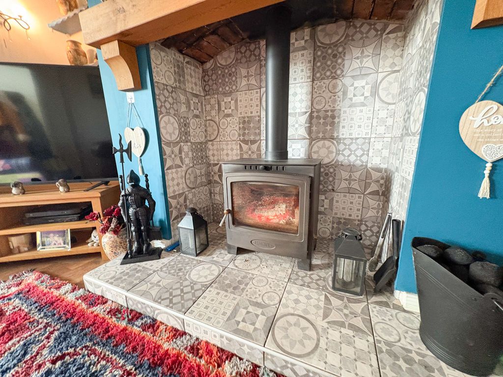 Property photo 2 of 12 Photo 7