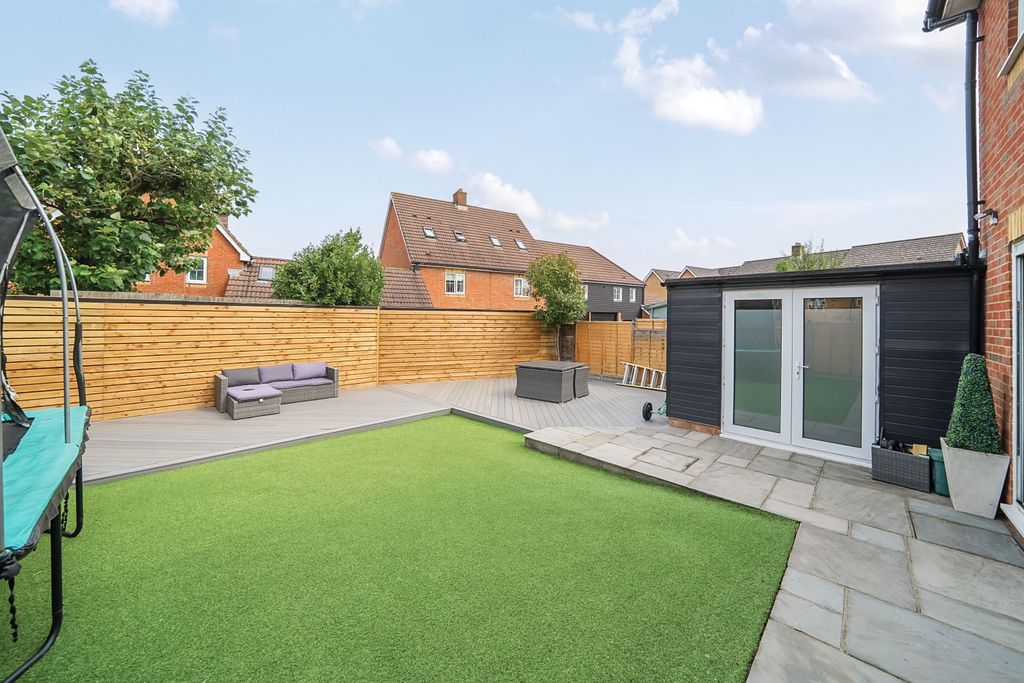 Property photo 1 of 21 Garden