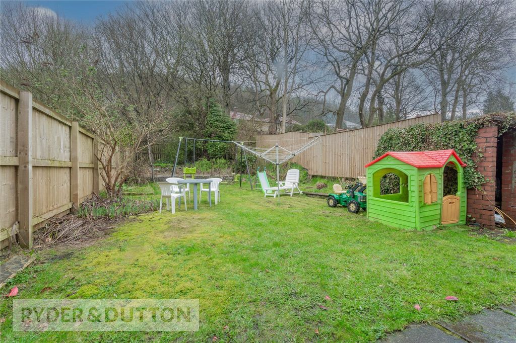 Property photo 3 of 16 Large Rear Garden