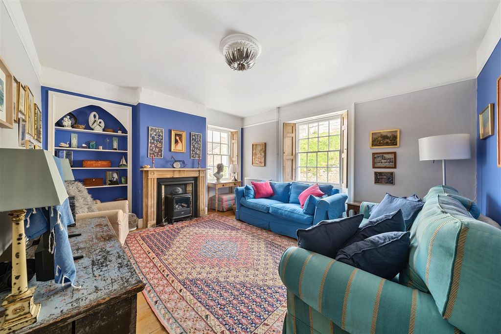 Property photo 2 of 14 Sitting Room