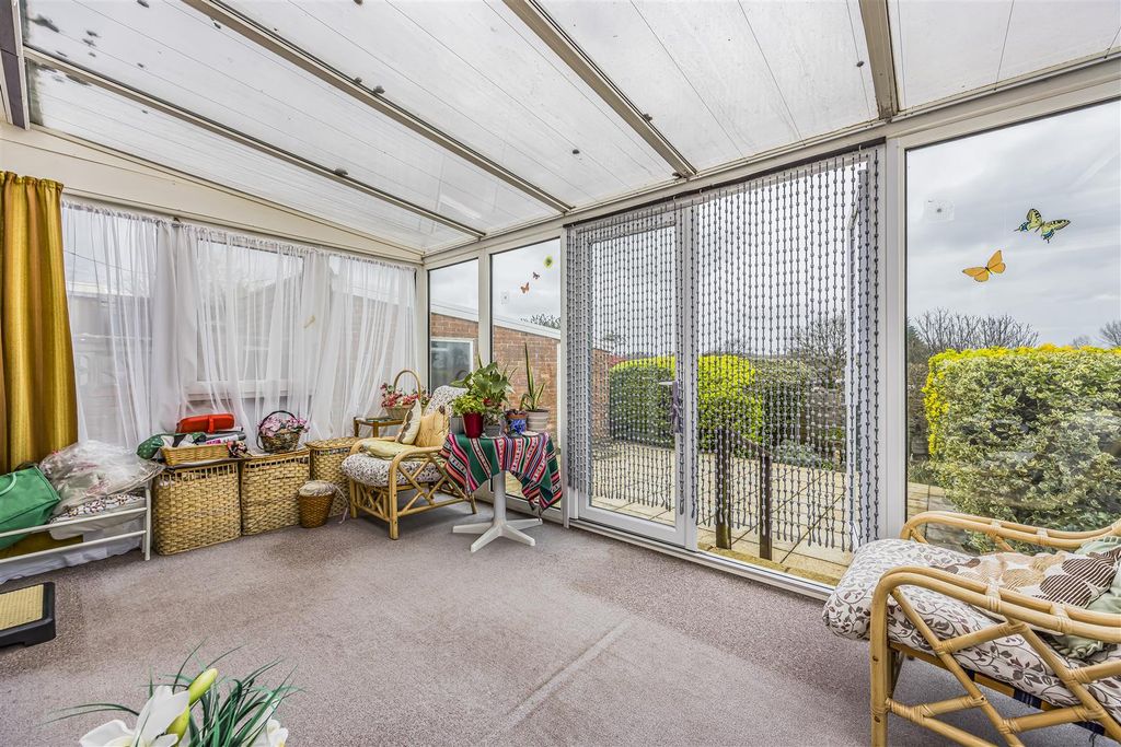 Property photo 3 of 20 42 Deverell Place, Purbrook-Porticomarketing-O'har