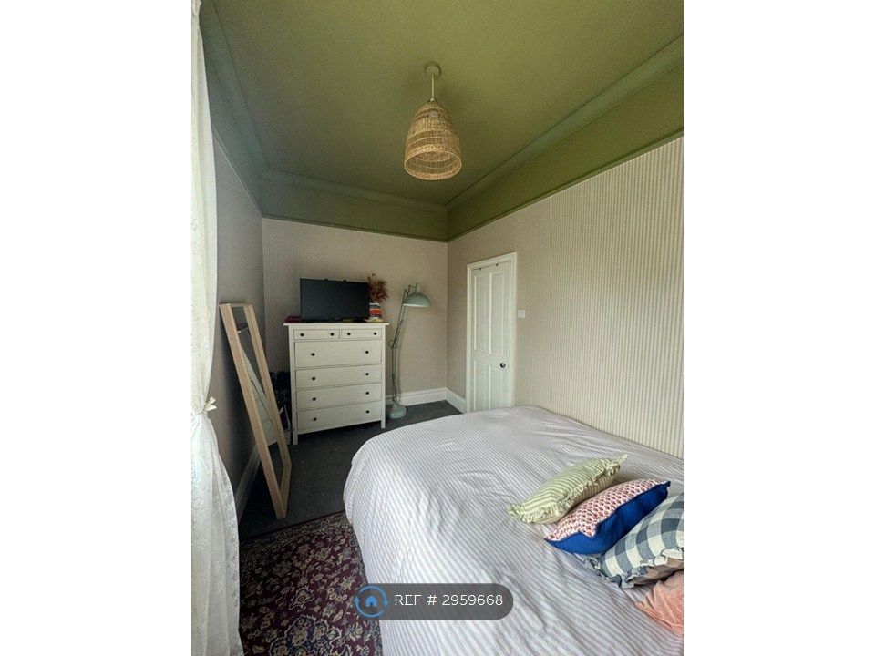 Property photo 2 of 10 Bedroom