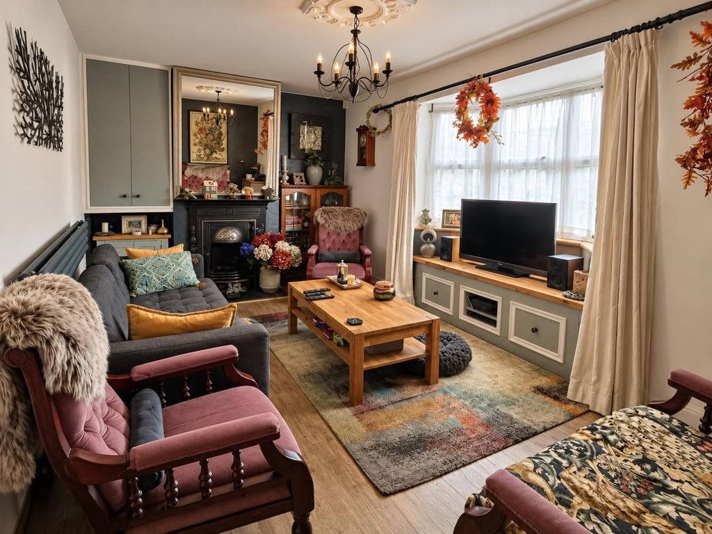 Property photo 3 of 22 liv1.Png