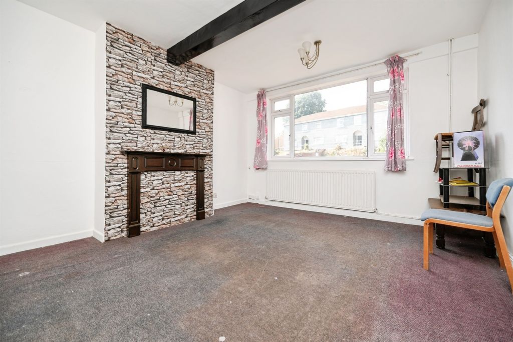 Property photo 2 of 20