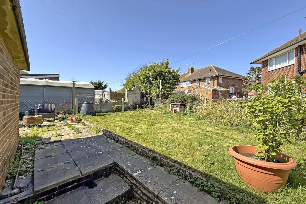 Property photo 2 of 9 Picture No. 10