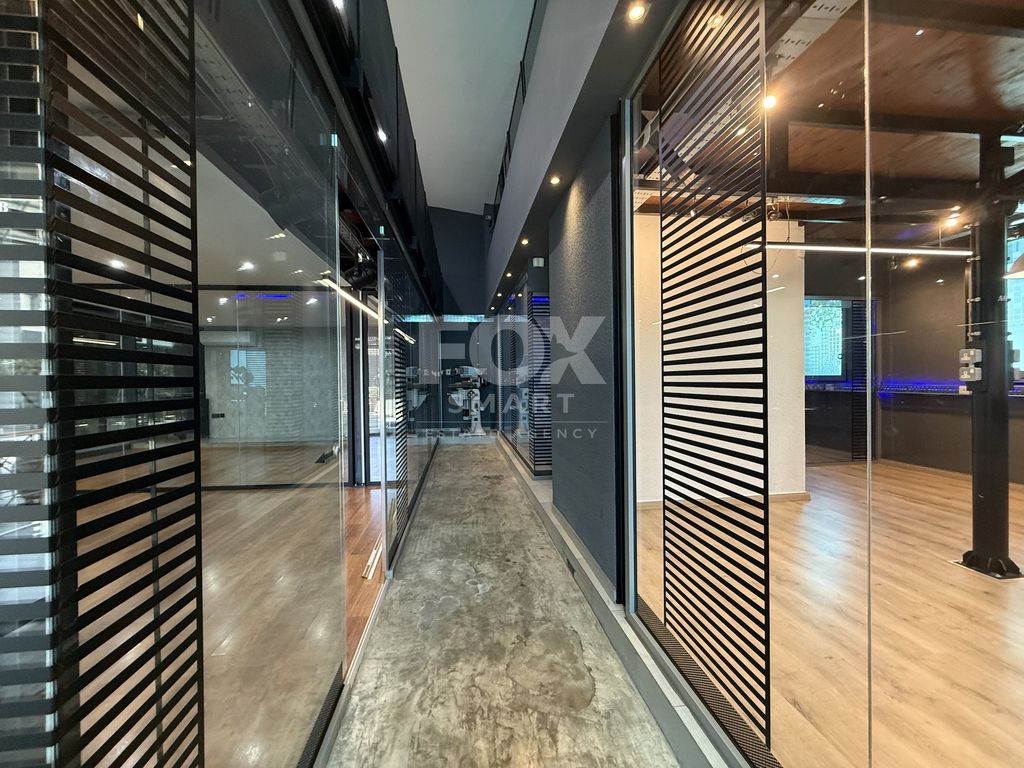 Property photo 1 of 34 For Sale – Exceptional Industrial-Style Building In The High