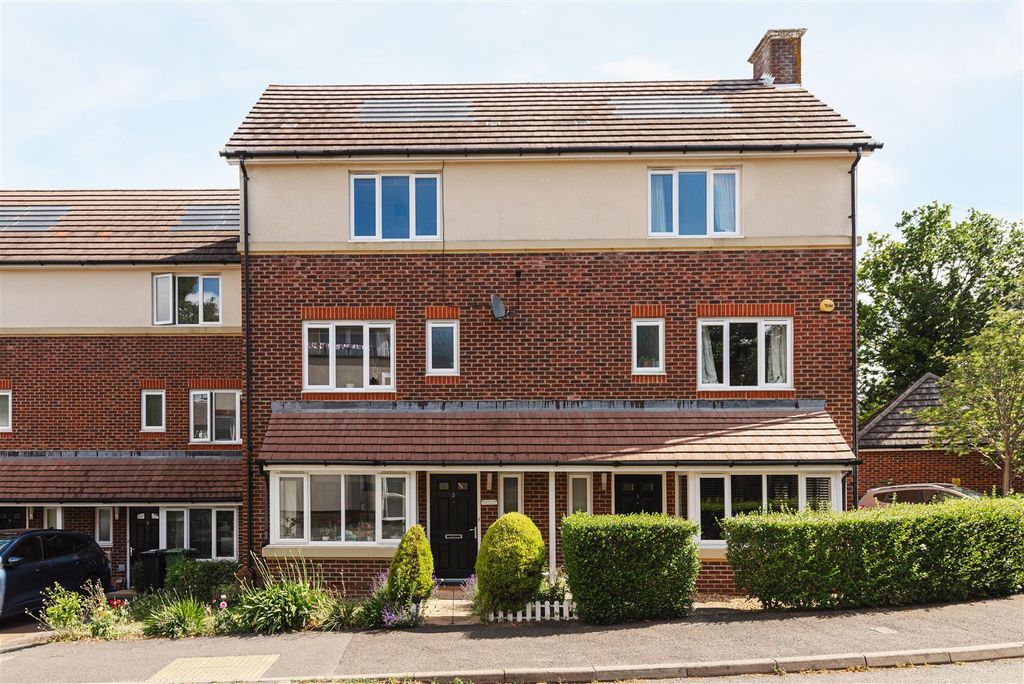 Property photo 1 of 14 Dalmeny Way