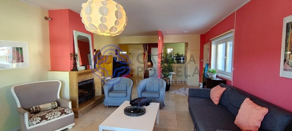 Property photo 2 of 33