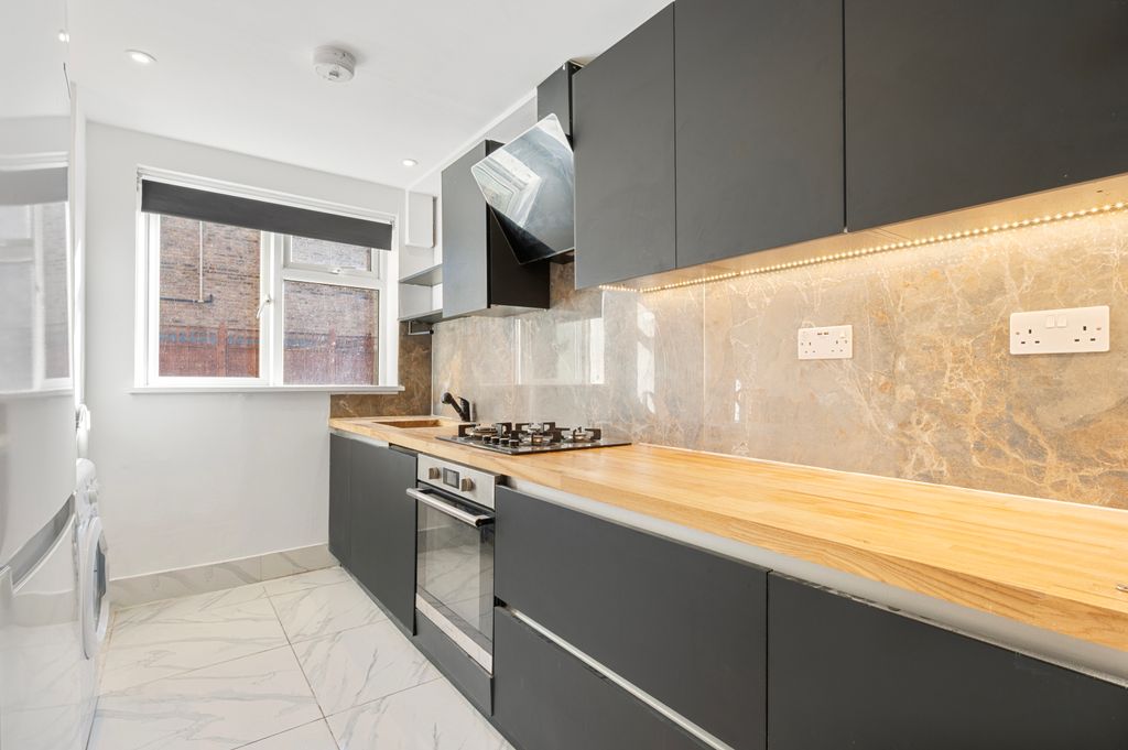 Property photo 2 of 9 Picture No. 03