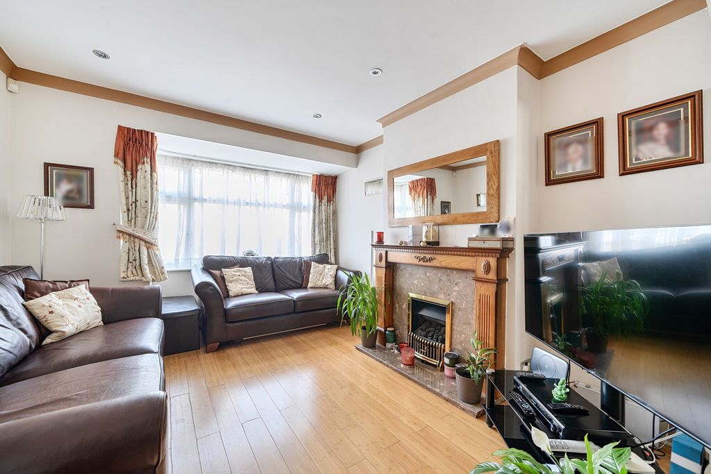Property photo 2 of 17 1477144-9-6A3A747...