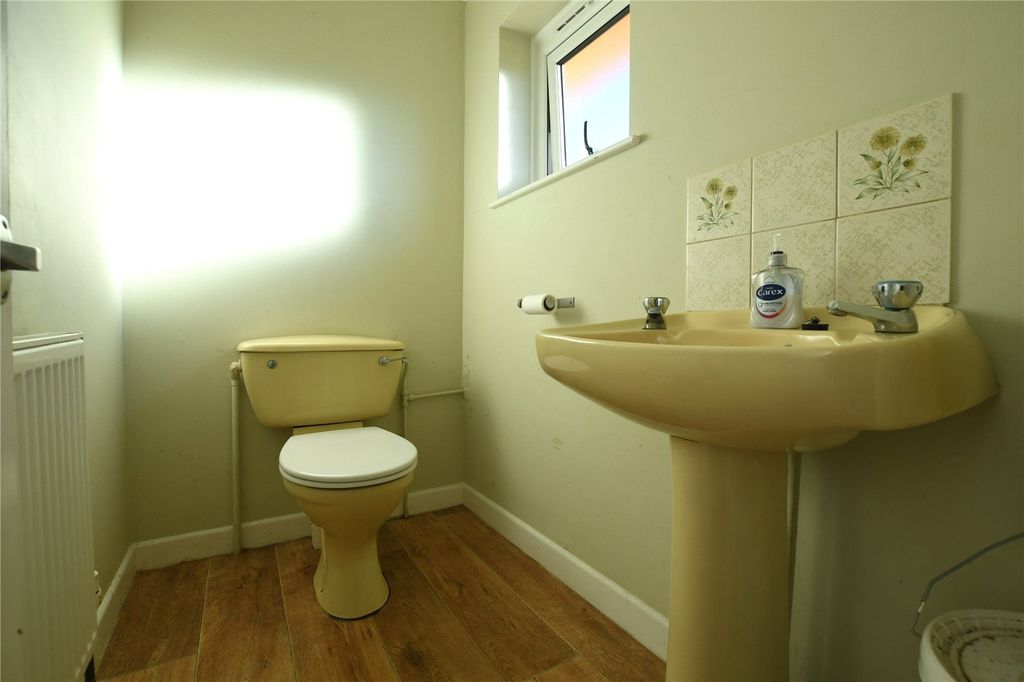 Property photo 3 of 21 Picture No. 12