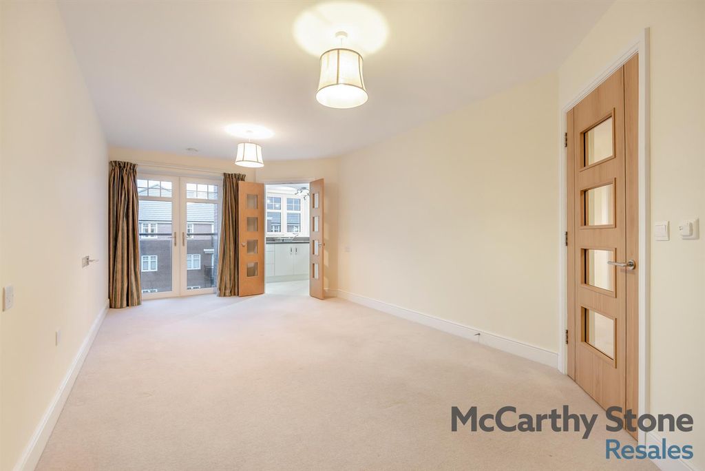 Property photo 3 of 36 8673405-Interior04.Jpg