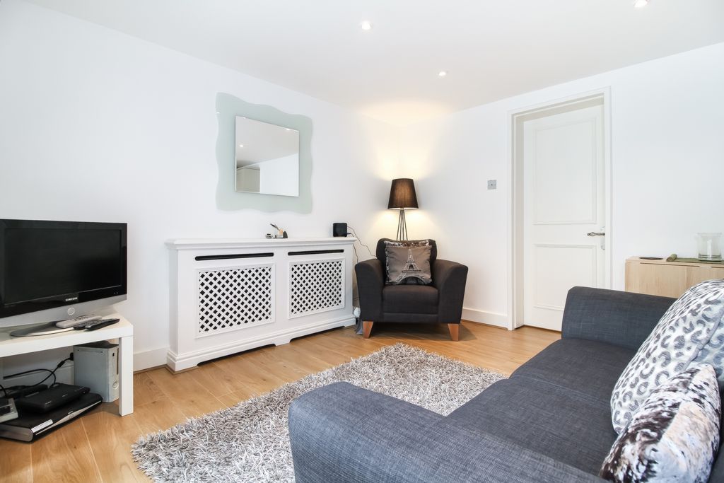 Property photo 3 of 7 Photo 6