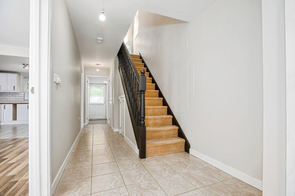 Property photo 3 of 22 Pbox-Img.Jpg