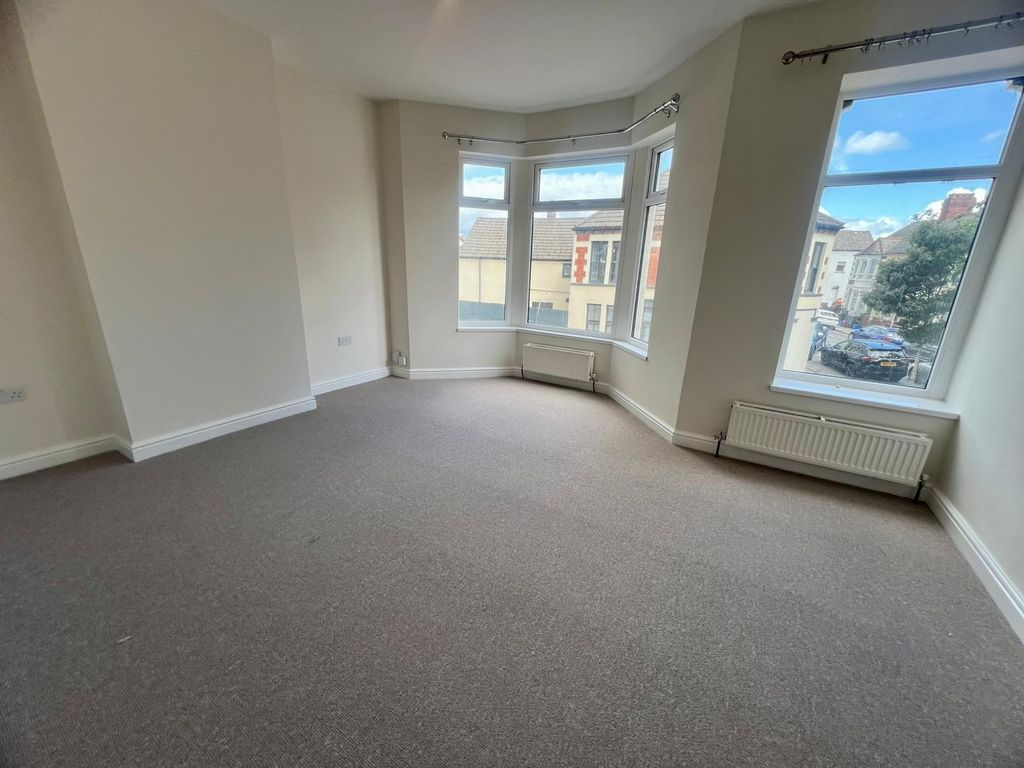 Property photo 3 of 9 Bedroom 1