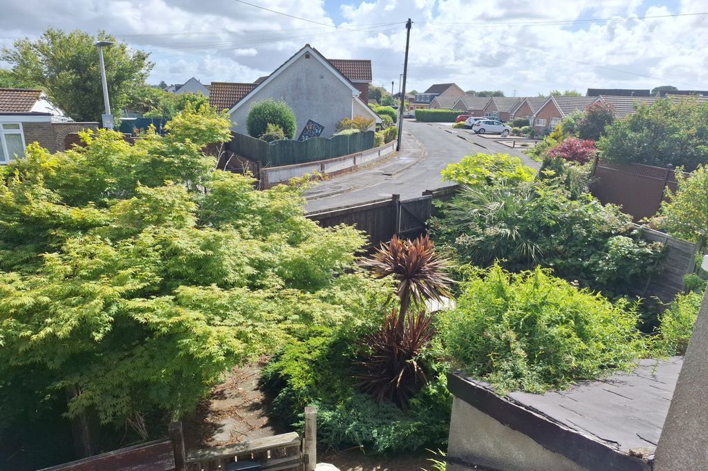 Property photo 2 of 21 Garden